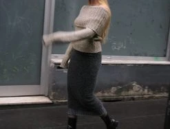 Paloma Wool no 1405 / Carlota -The Mode Nith Sales Store carlota warm soft high neck knitted crop sweater taupe 8