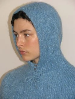 Paloma Wool no 1407 / Marina -The Mode Nith Sales Store marina warm soft knitted hood cape lightblue 04 f7a142ab 2eb7 42ad 9044 bcc3c64dcc13