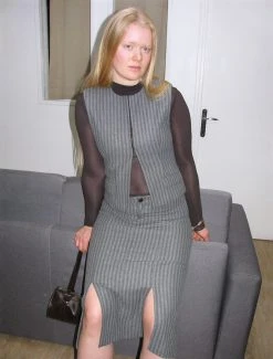 Paloma Wool no 1411 / Pearl -The Mode Nith Sales Store pearl fitted side pocket vest grey 4