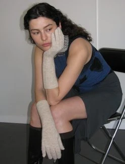 Paloma Wool no 1356 / Peter -The Mode Nith Sales Store peter knitted gloves opening wrist ecru 02 d143009d 647d 4f0b a1a8 97b3fe1e26c7