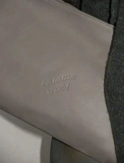 Paloma Wool no 1328 / Pillow -The Mode Nith Sales Store pillow long shaped shoulder bag taupe 01 b40af933 f667 4d86 93b8 907850e28d2b